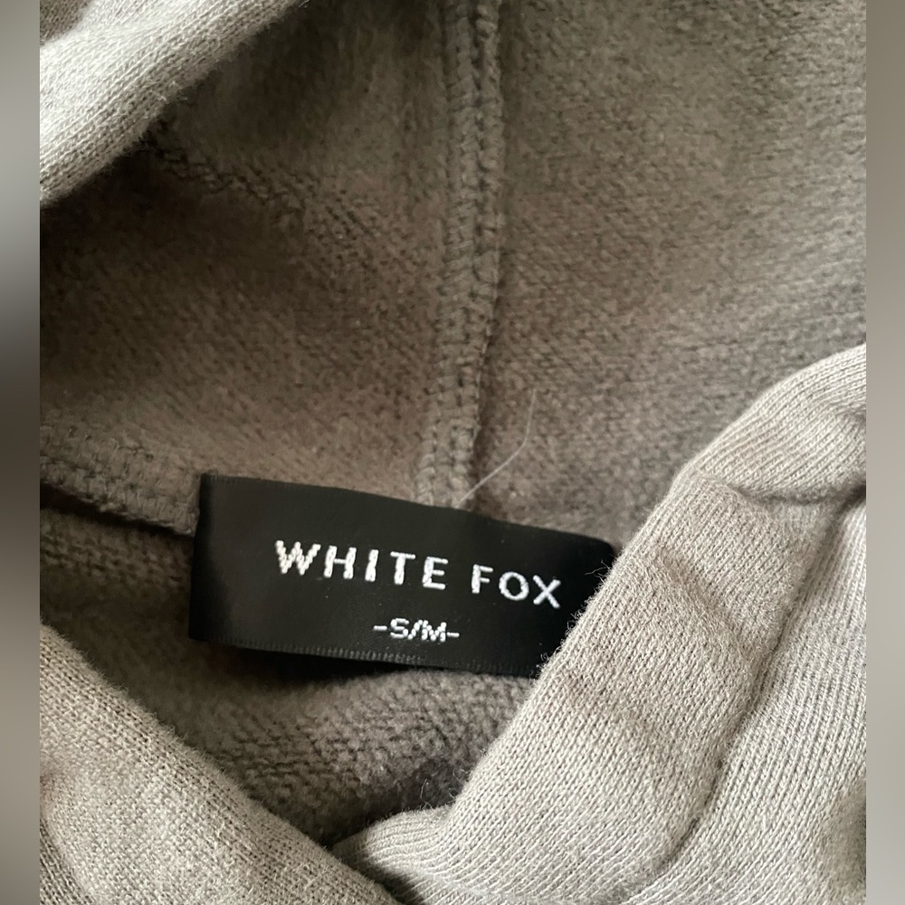 White fox dark gray hoodie - S/M - Picture 5 of 5